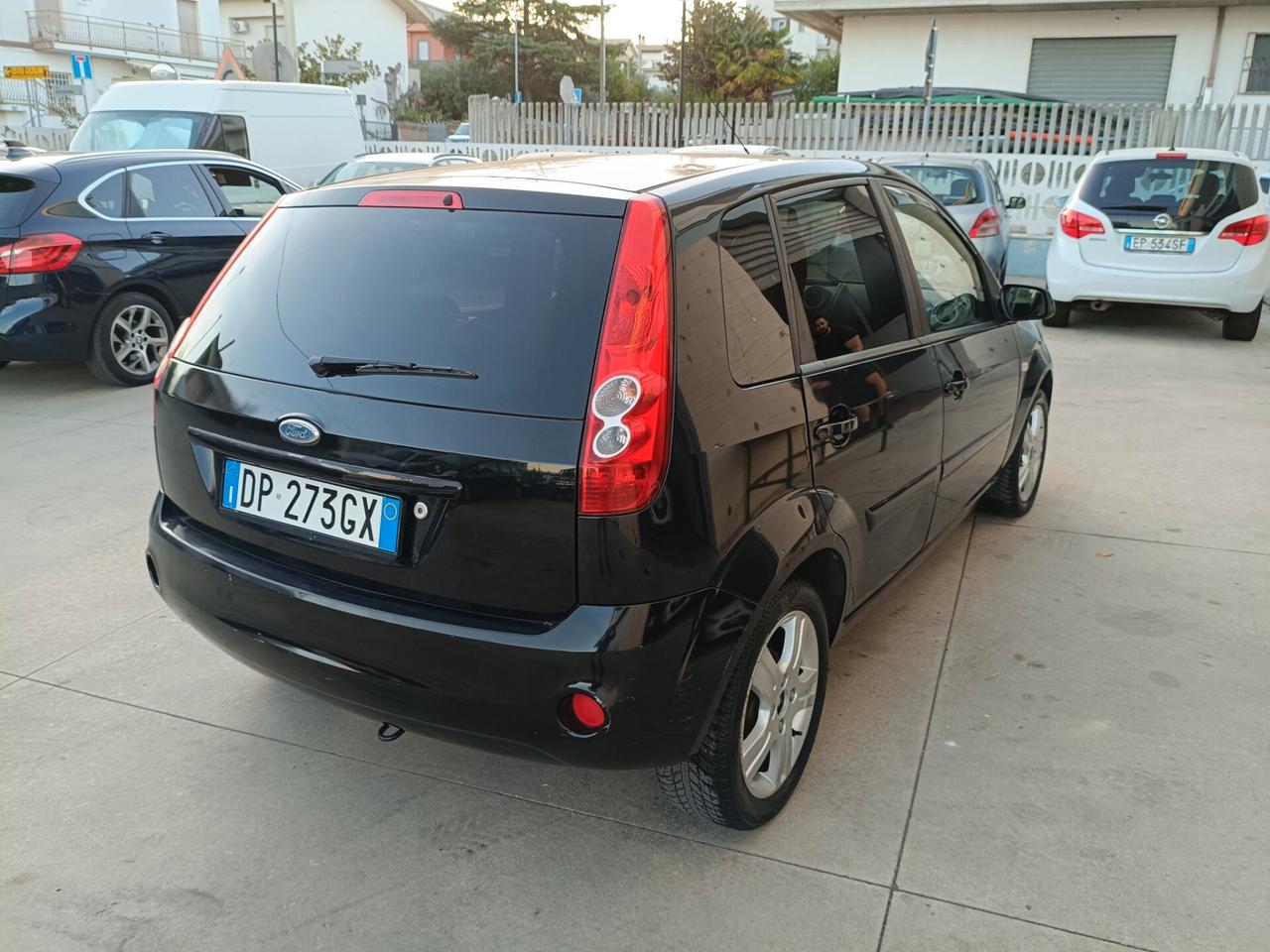 Ford Fiesta 1.2 16V 5p. Ghia