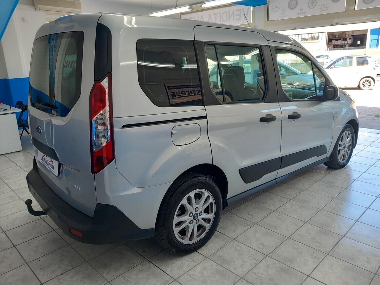 Ford Tourneo Connect 1.5 TDCi 120 CV anno 2019 km 125 mila
