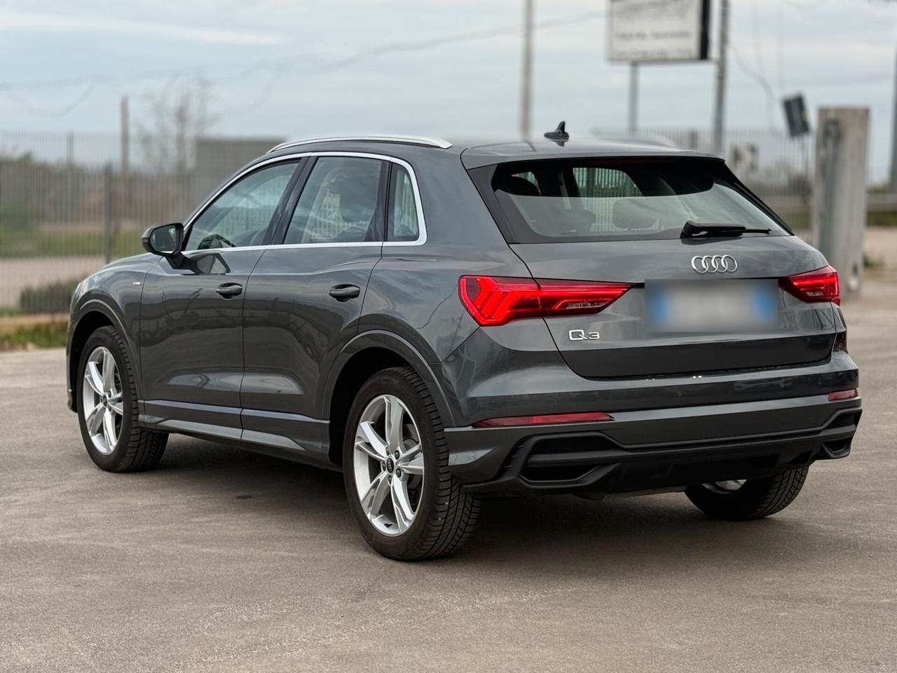 Audi Q3 SPB 35 TDI S tronic Identity Black