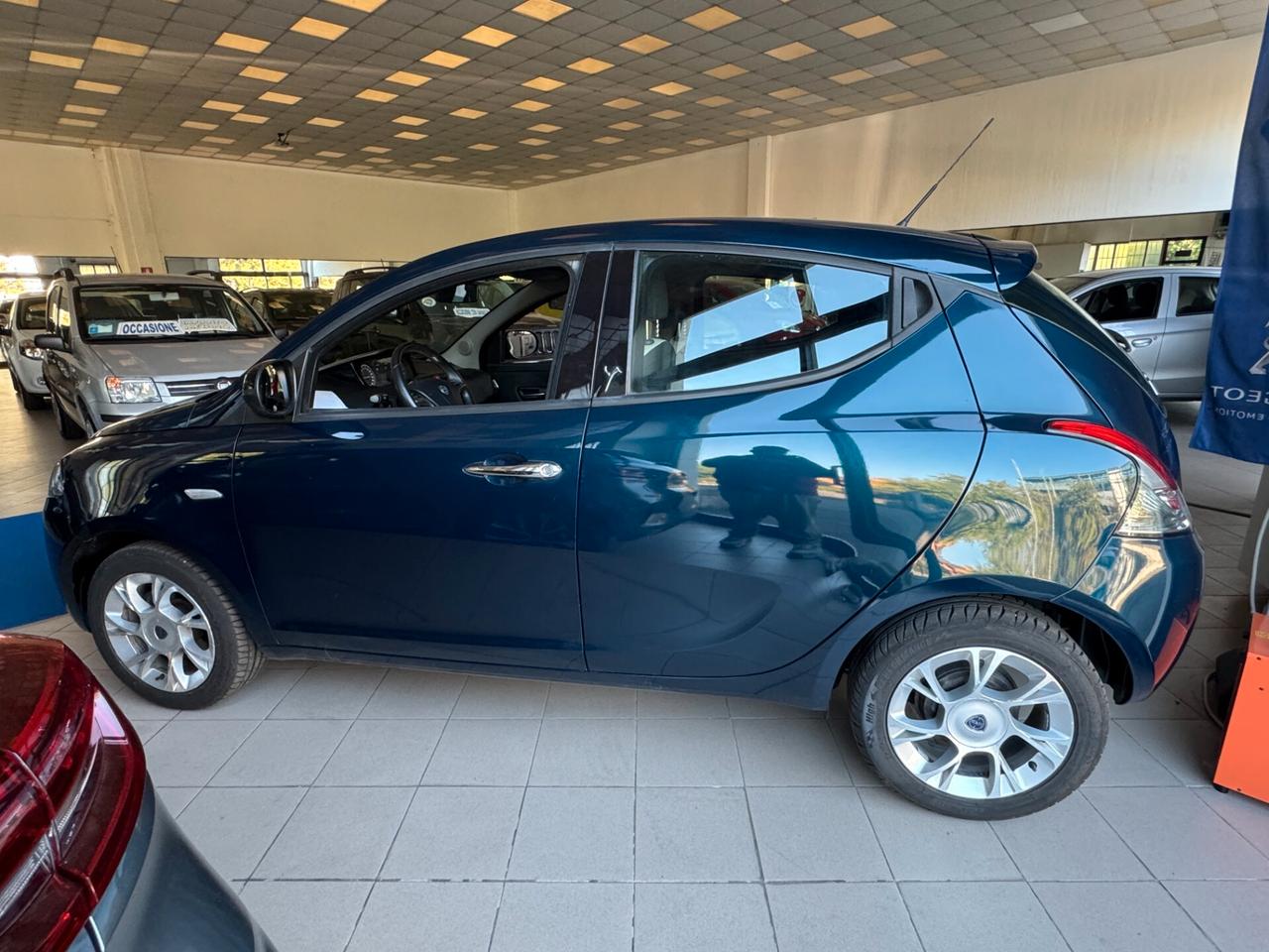 Lancia Ypsilon 1.2 69 CV 5 porte Platinum