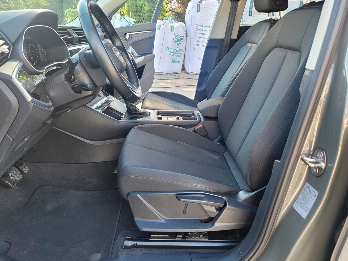 Audi Q3 45 TFSI e S tronic Business