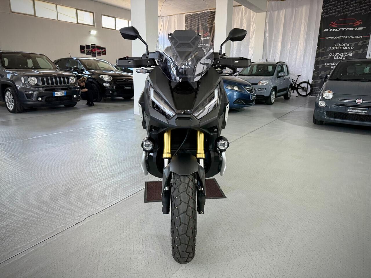 Honda X-ADV 750 travel