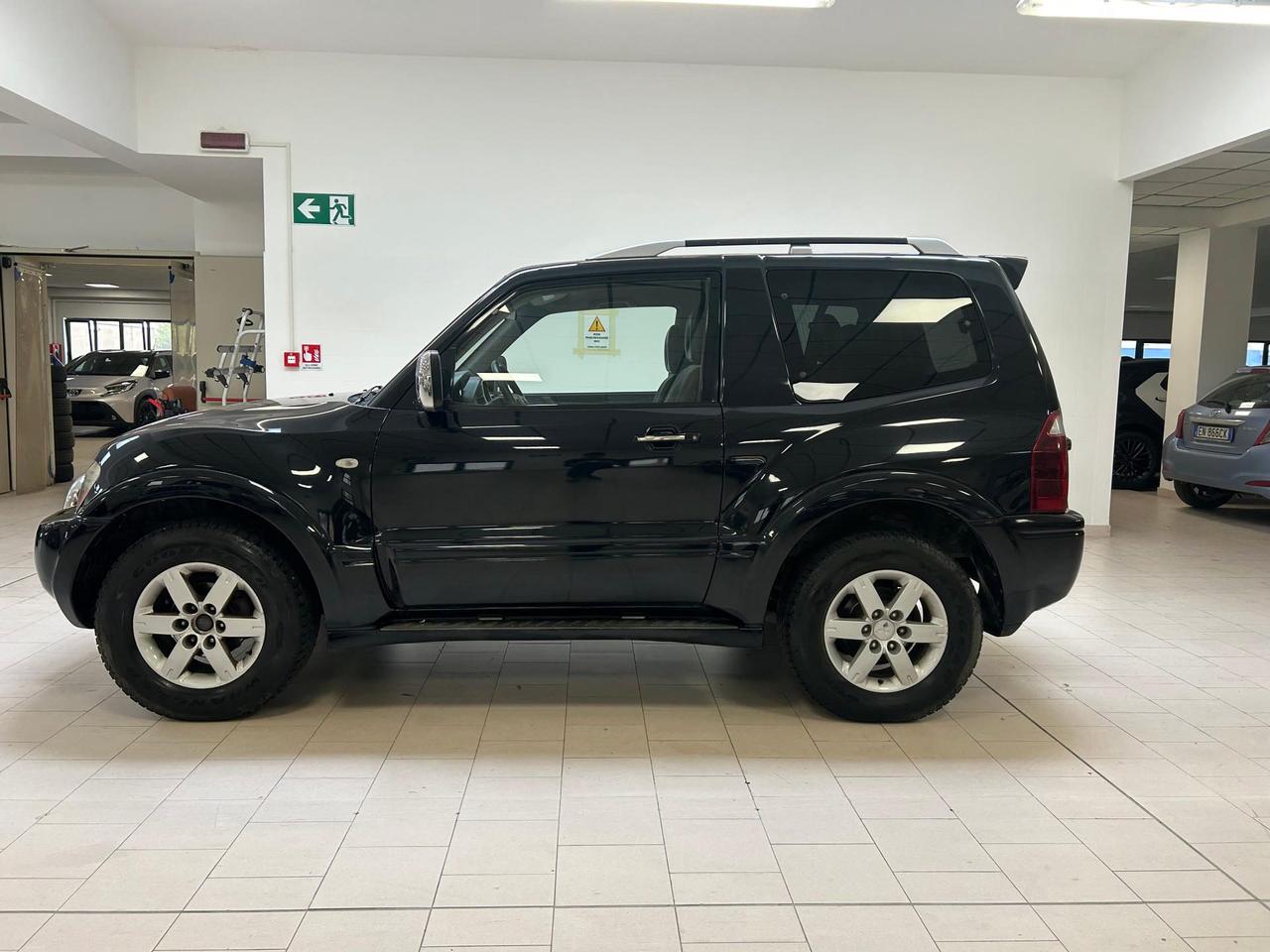 Mitsubishi Pajero 3p 3.2 tdi 16v di-d Invite