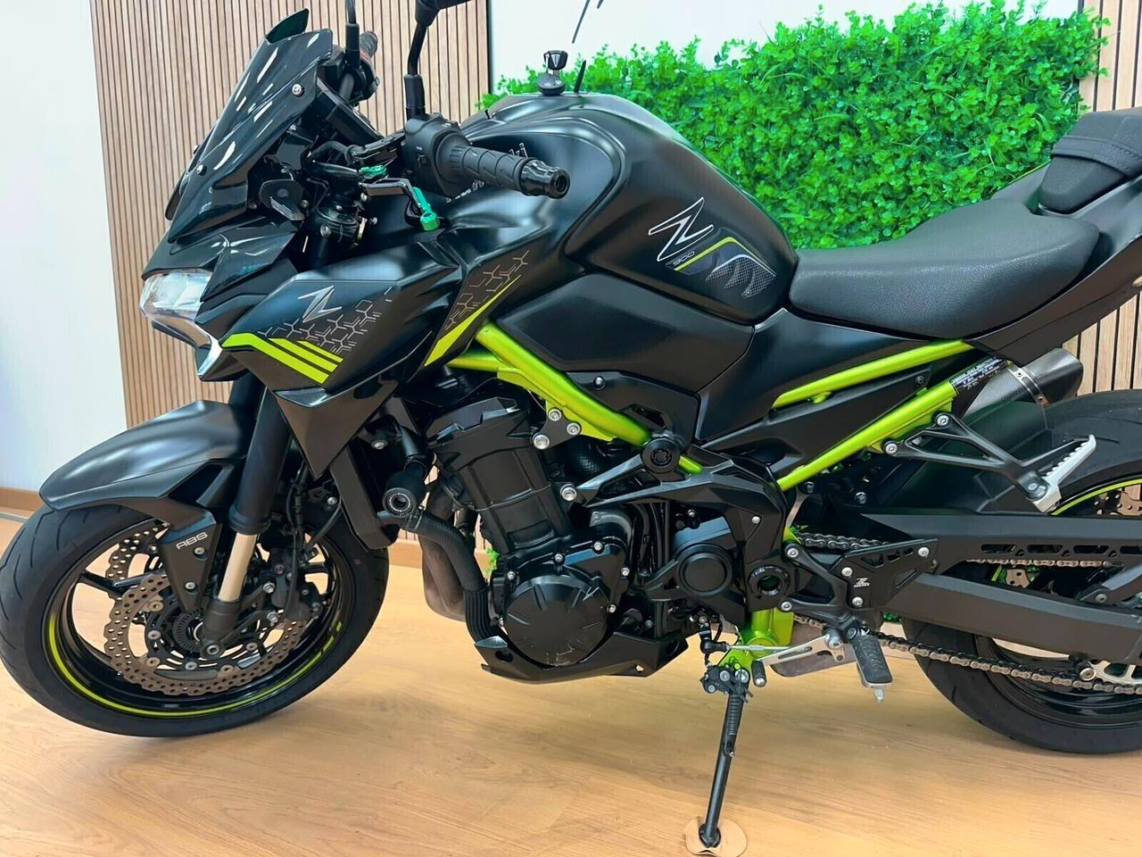 KAWASAKI Z900 Z 900 - 2021 AKRAPOVIC DA 129€ AL MESE