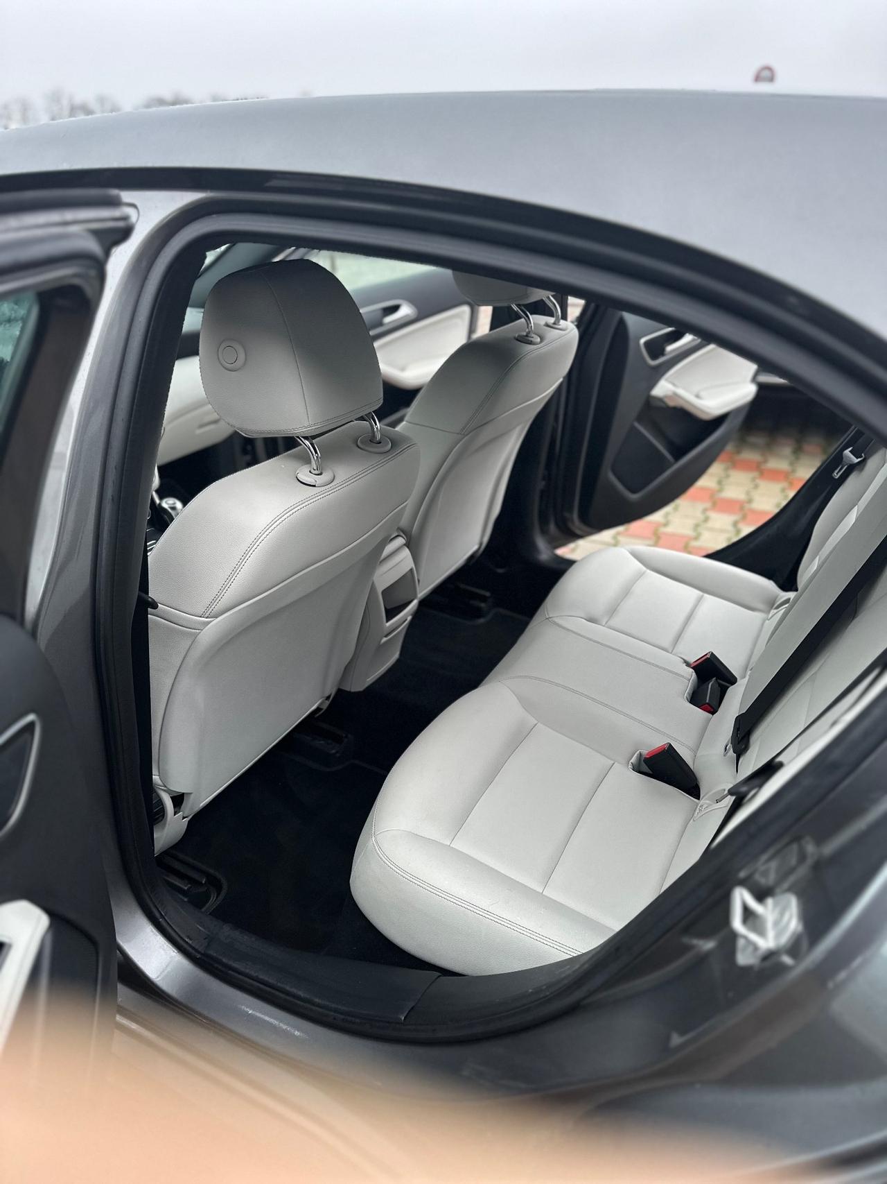 Mercedes-benz A 180 d Premium