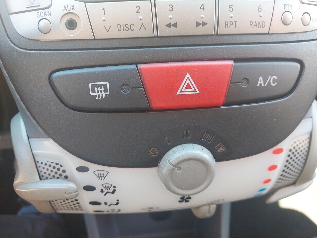 Toyota Aygo 1.0 12V VVT-i 5 porte Now Connect