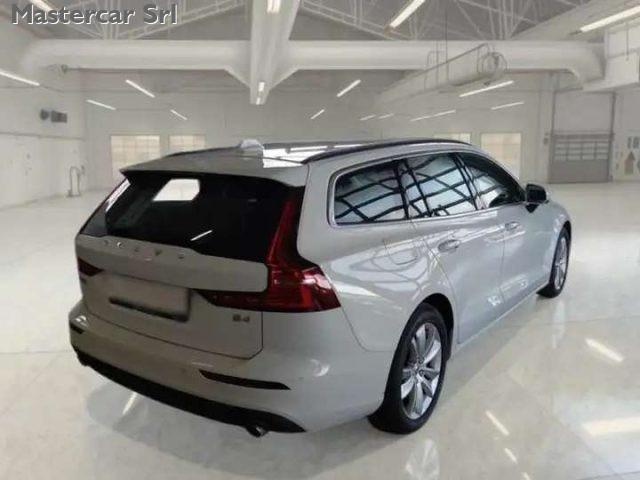 VOLVO V60 V60 2.0 b4 Momentum Business Pro auto - GG115ZL