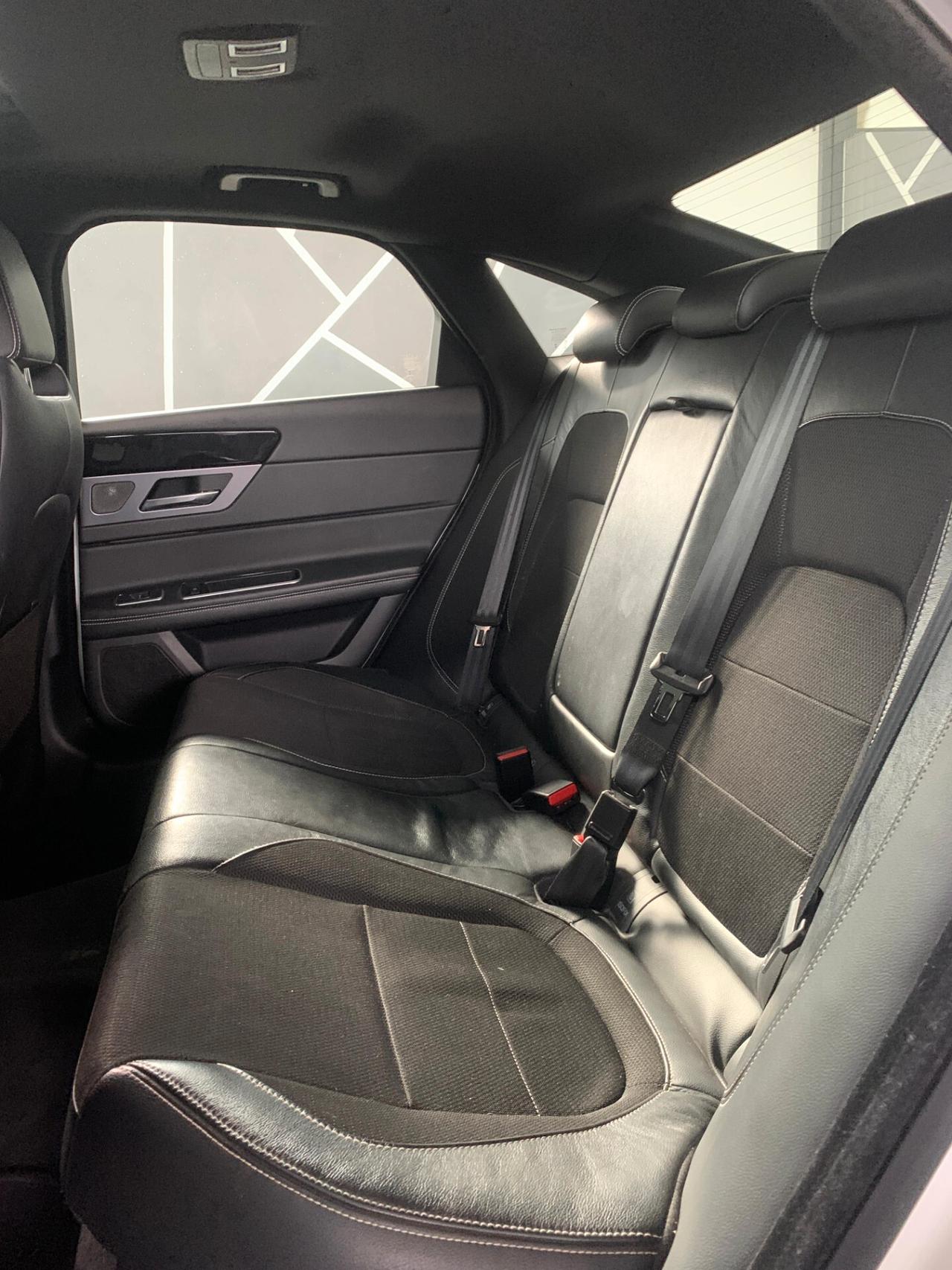 Jaguar XF 2.0 D 180 CV aut. R-Sport