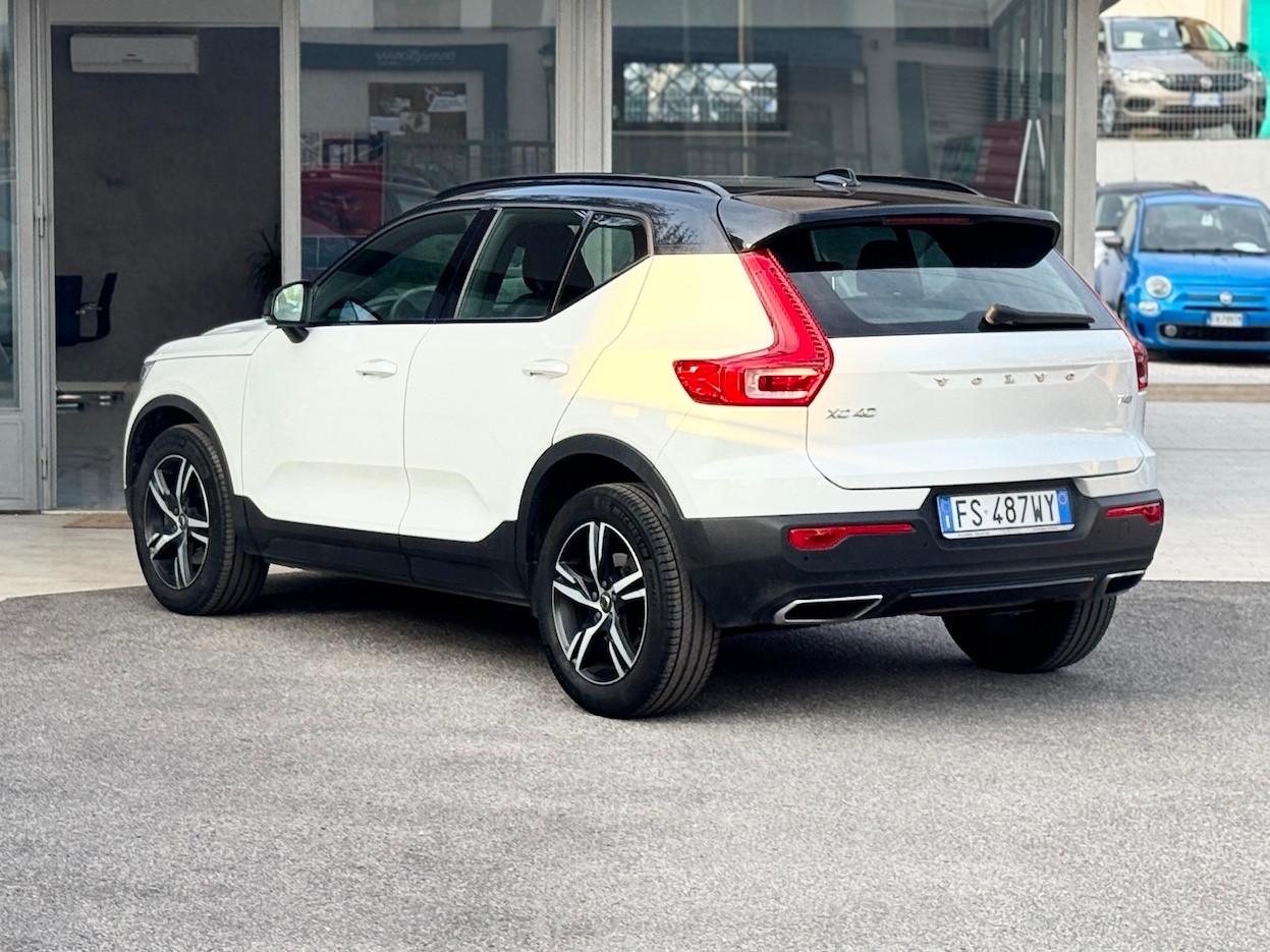 Volvo XC40 2.0 Benzina 190CV R-design E6 Automatica - 2019