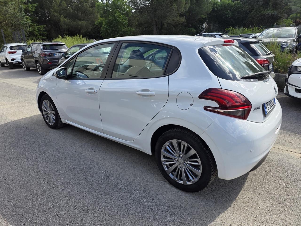 Peugeot 208 PureTech 82 5p. GPL Allure