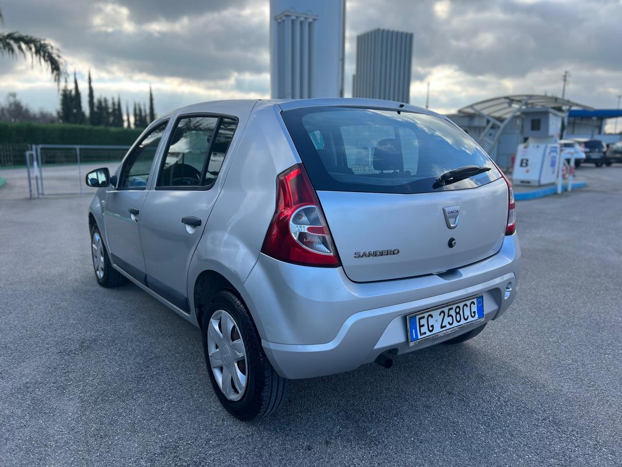 Dacia Sandero 1.2 16V BLACKLINE (55kw)