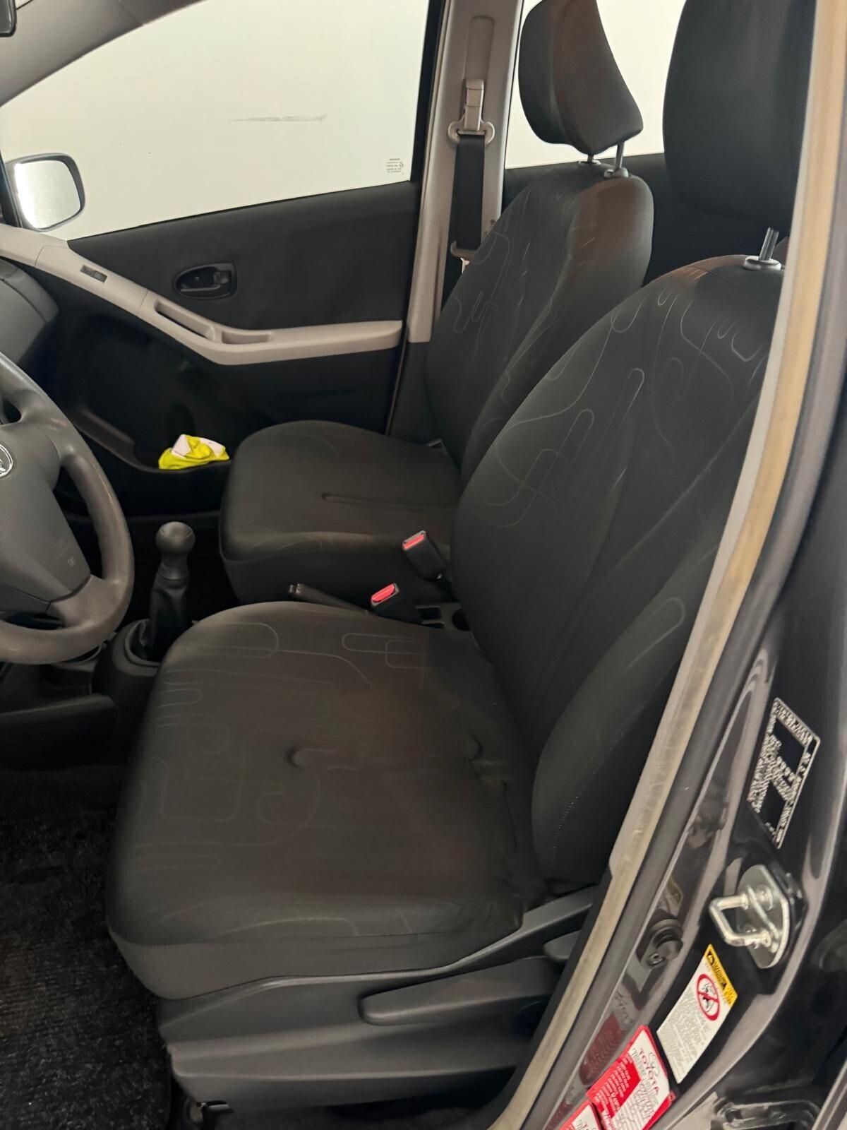 Toyota Yaris 1.0 5 porte Sol