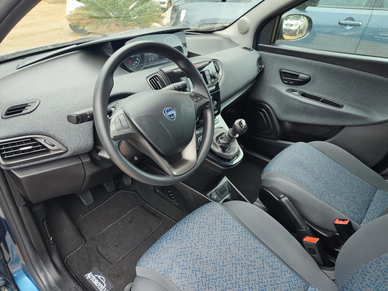 Lancia Ypsilon 1.0 FireFly 5 porte S&S Hybrid Gold