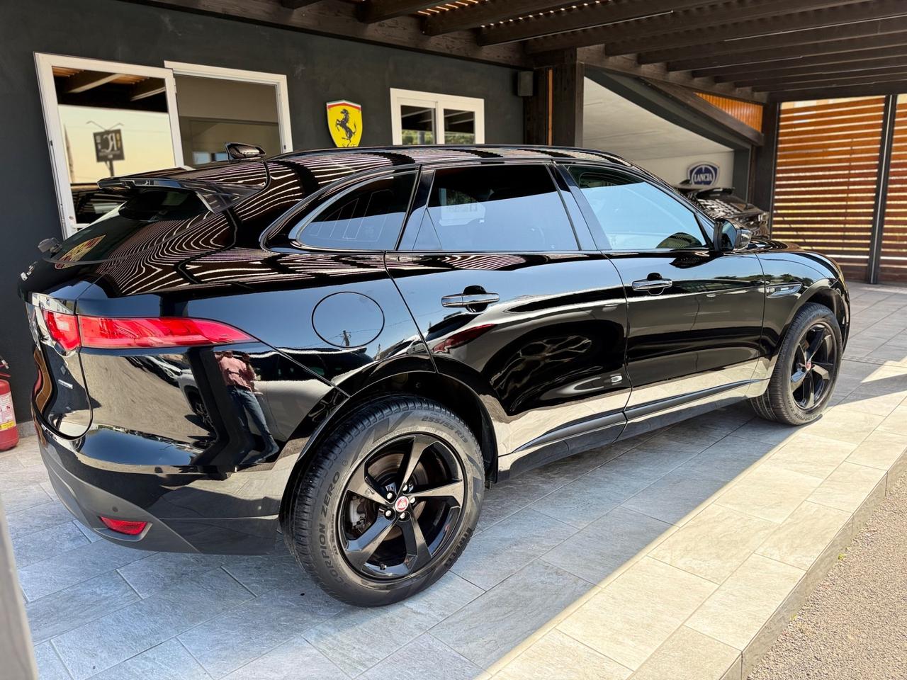 Jaguar F-Pace 2.0 D 180 CV AWD R-Sport motore nuovo