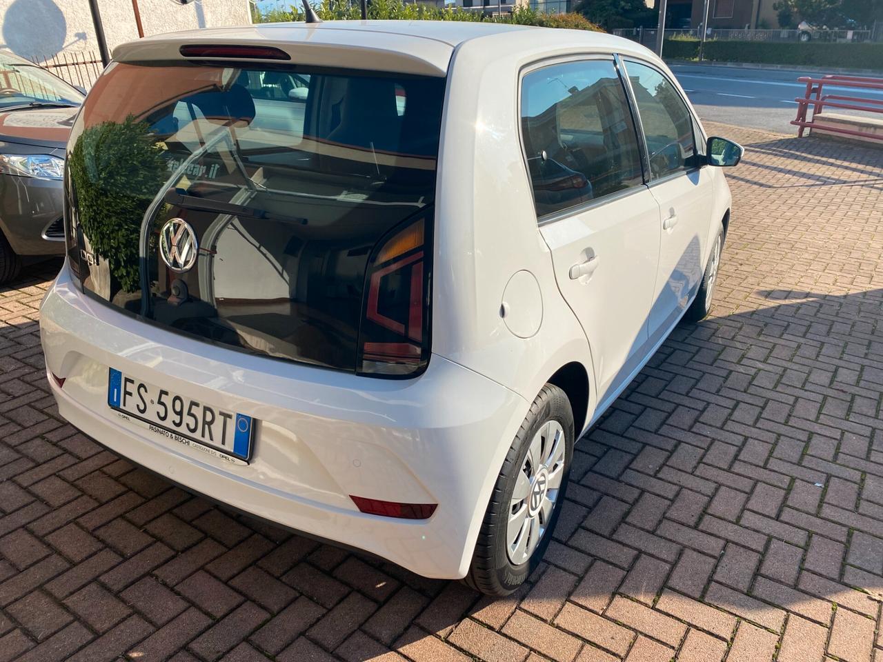 Volkswagen up! 1.0 5p. eco move up! BlueMotion Technology