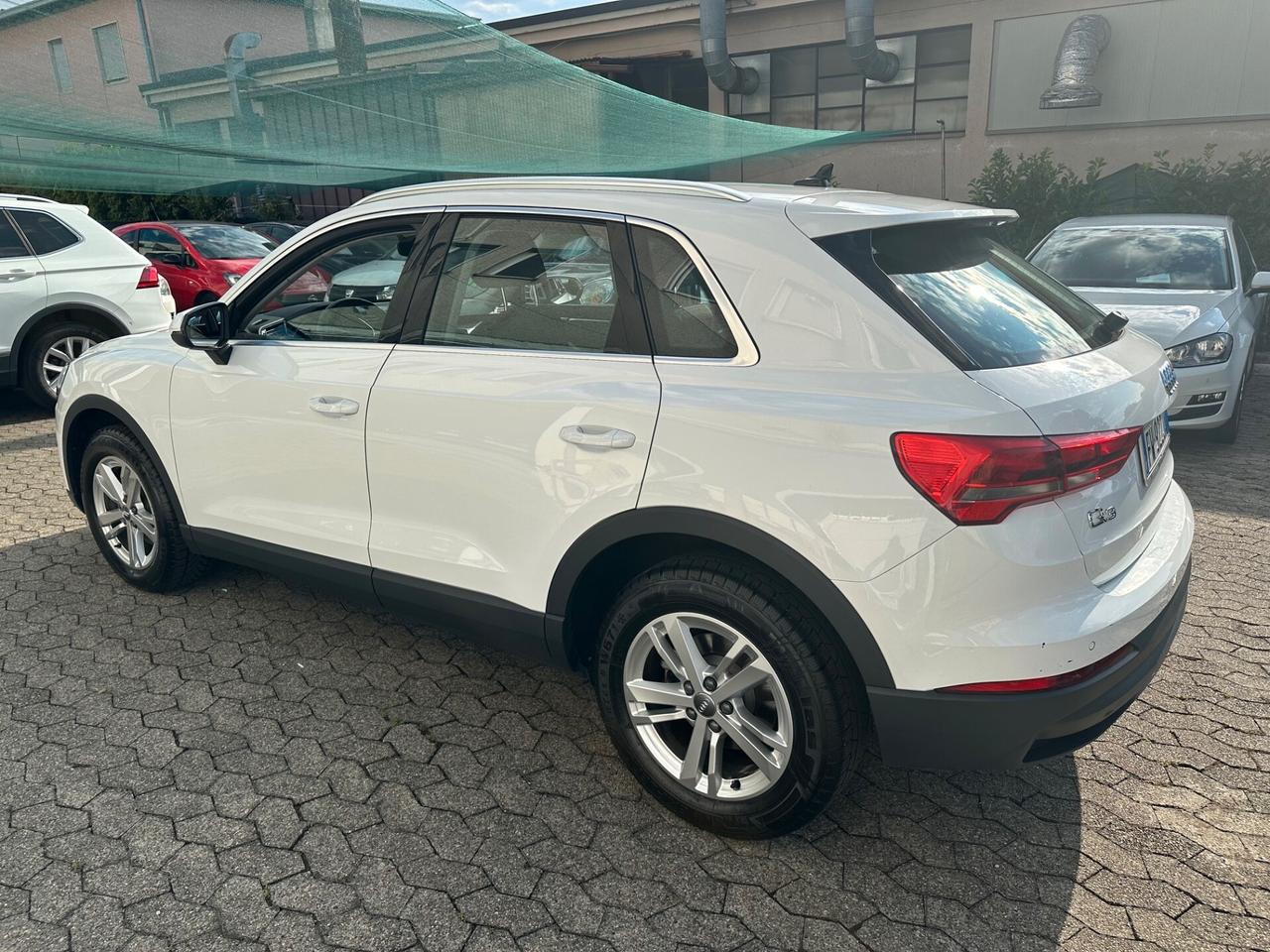 Audi Q3 35 TDI S tronic Business Advanced*EURO6