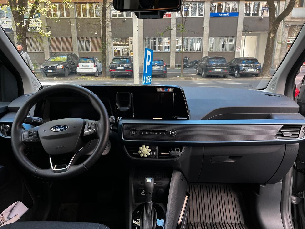 Ford Tourneo Courier 1.0 EcoBoost active