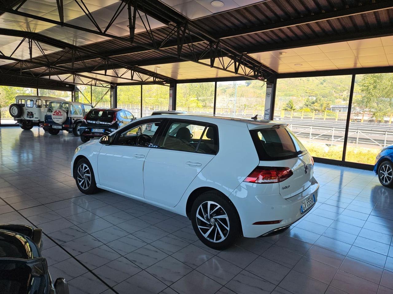 Volkswagen Golf 1.0 TSI 110 CV DSG Sound Edition
