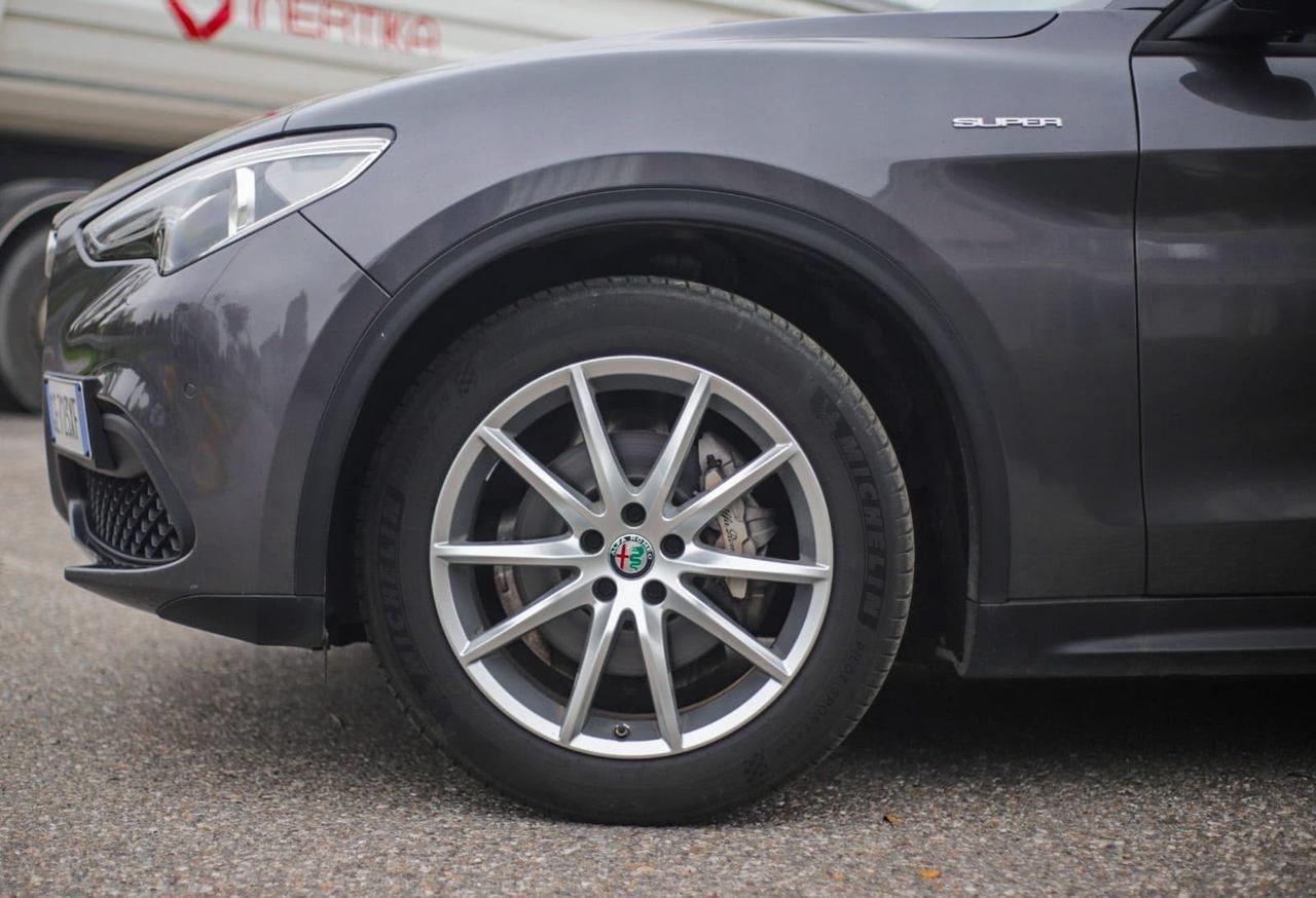 Alfa Romeo Stelvio 2.2 Turbodiesel 190 CV AT8 Q4 Sprint
