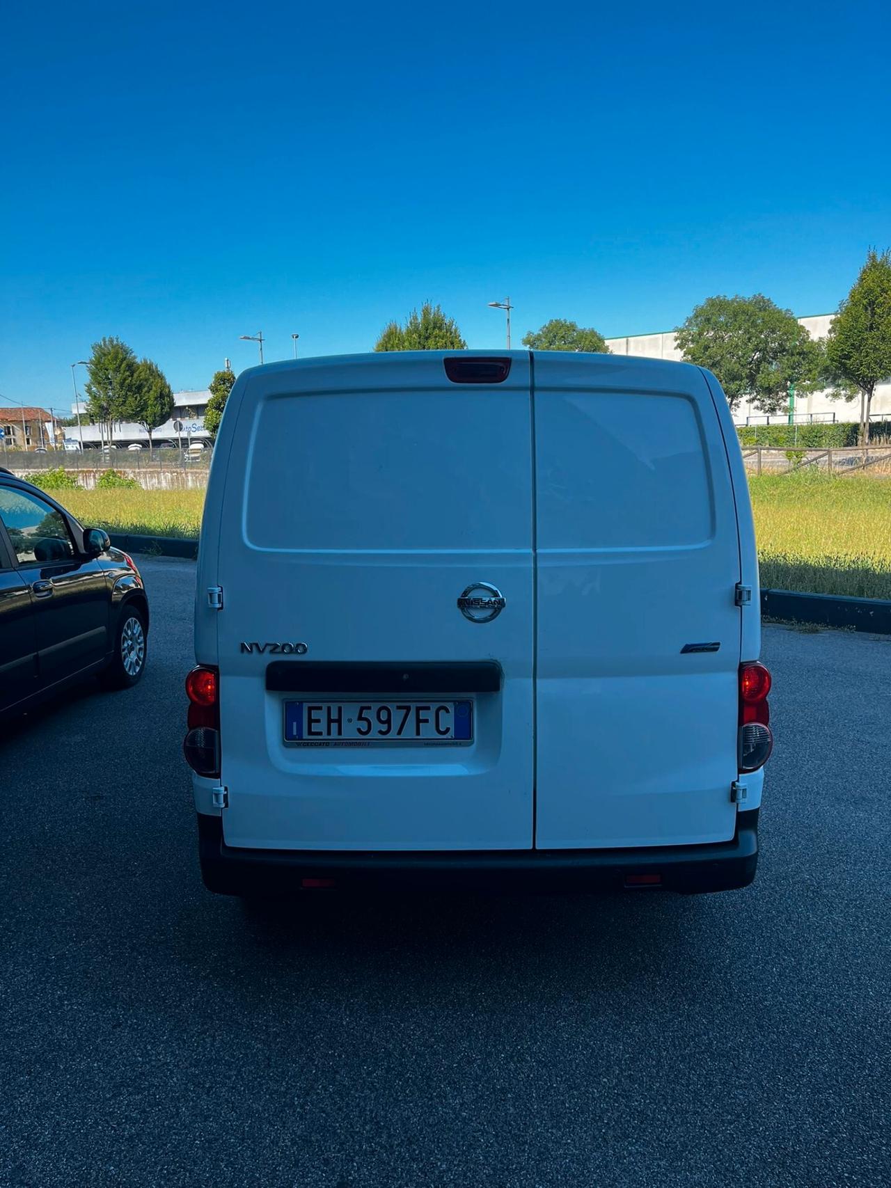 NISSAN NV200