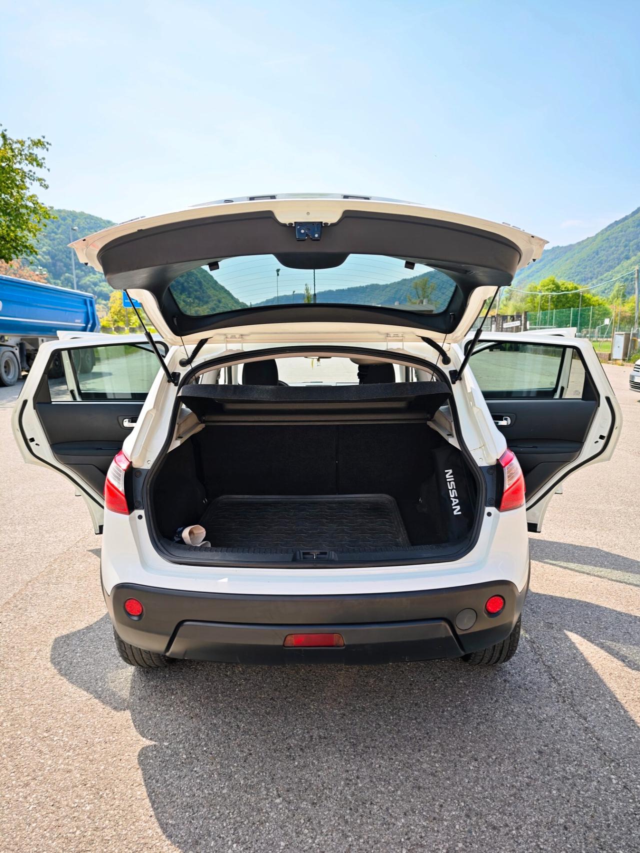 Nissan Qashqai 2.0 4x4 dCi DPF 4WD aut. Tekna Full Optional