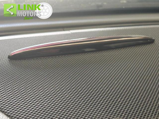 MERCEDES-BENZ A 200 d Automatic Premium