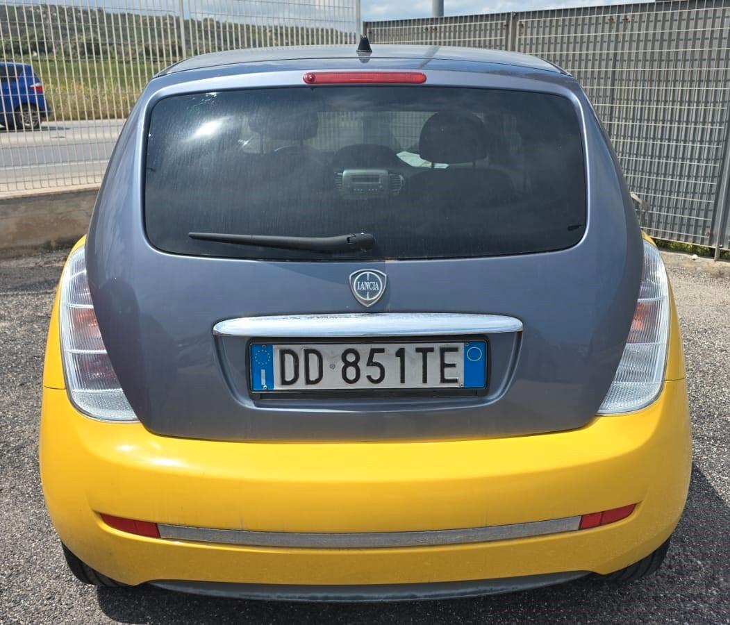 Lancia Ypsilon 1.3 MJT 105 CV Sport MomoDesign