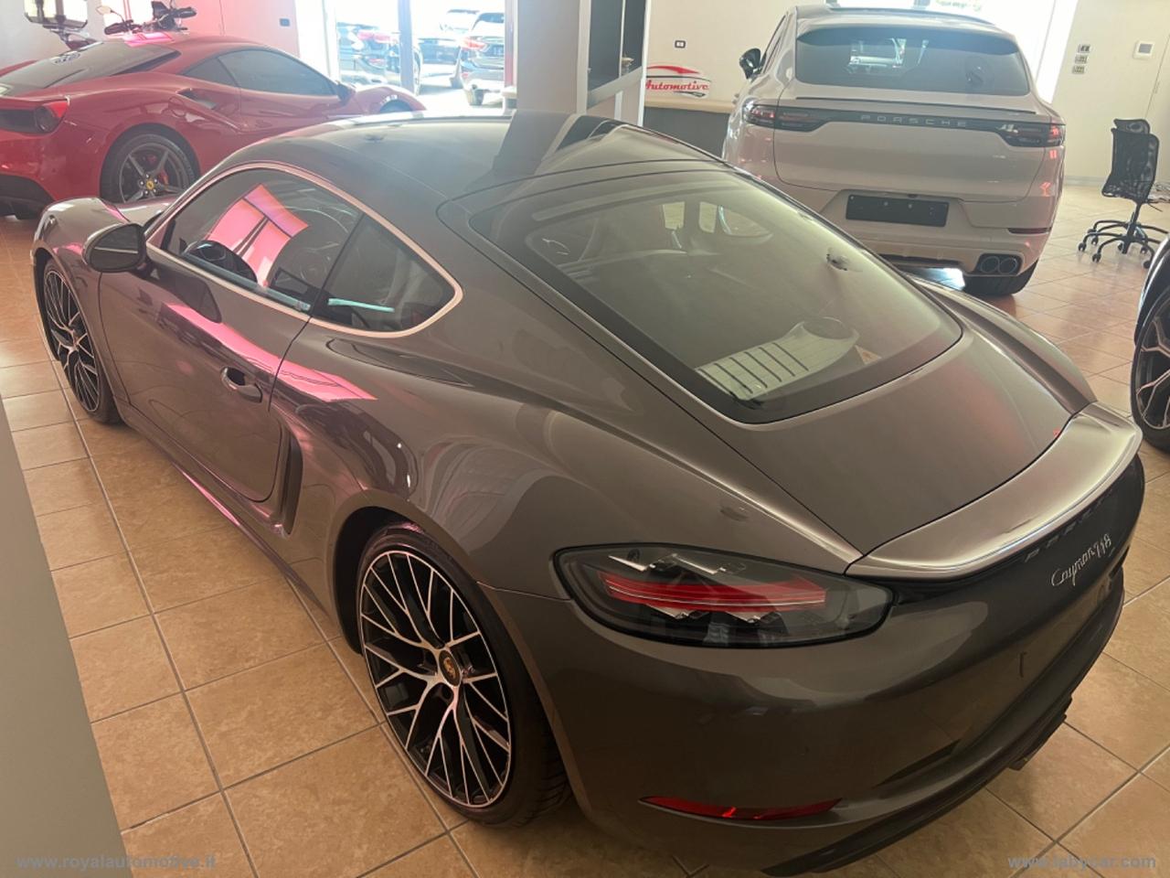 PORSCHE 718 Cayman