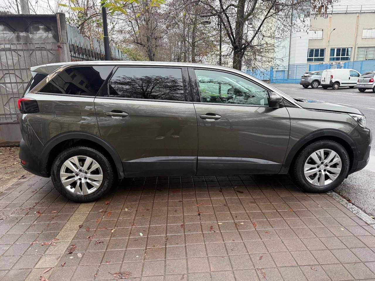 Peugeot 5008 BlueHDi 130 S&S Business