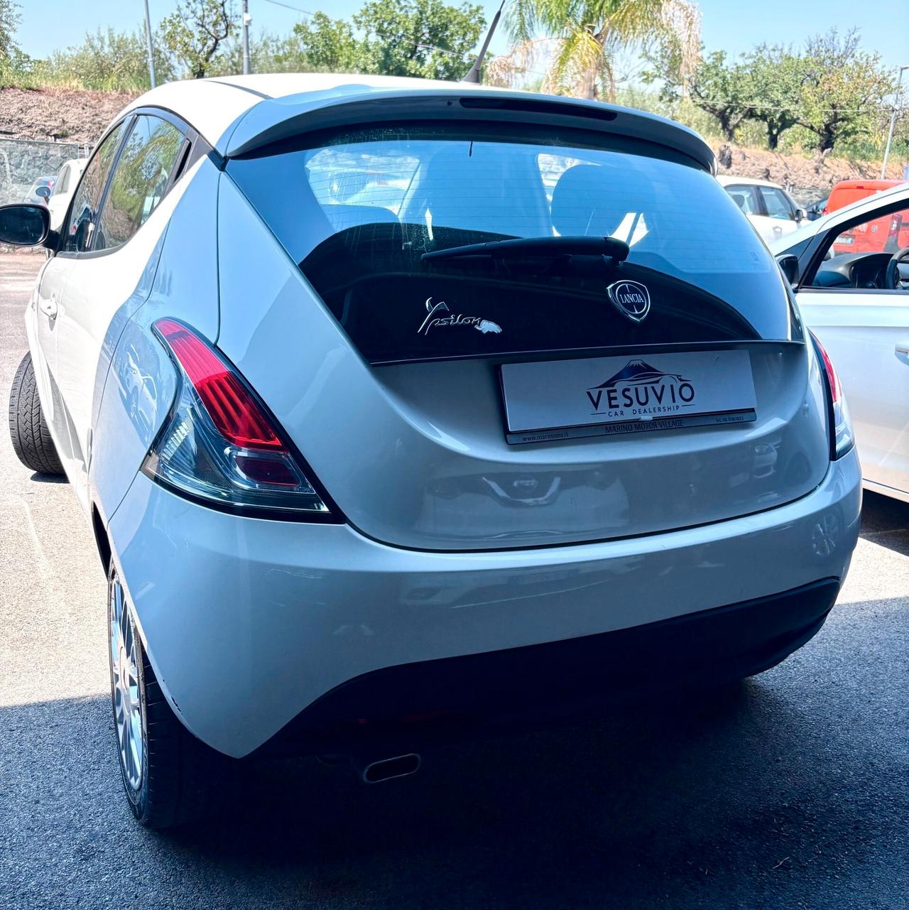 Lancia Ypsilon 1.2 69 CV GPL - 2015