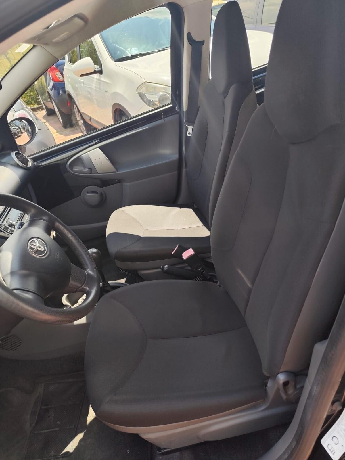 Toyota Aygo 1.0 12V VVT-i 5p Sol