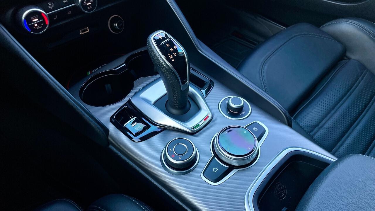 ALFA ROMEO GIULIA 2.0 TURBO VELOCE AT8 Q4 280CV - FULL LED, PELLE, SEDILI RISCALDATI