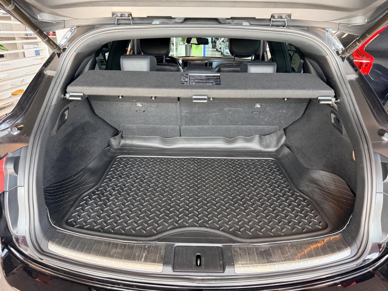 Infiniti QX70 3.0 diesel V6 AT S Premium