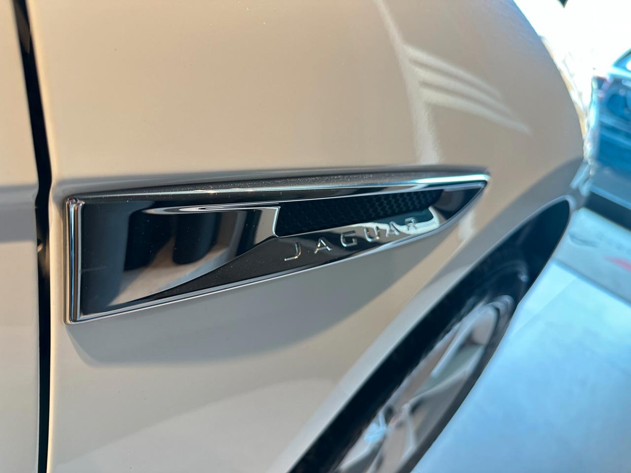 Jaguar F-Pace 2.0 D 180 CV AWD aut. Prestige