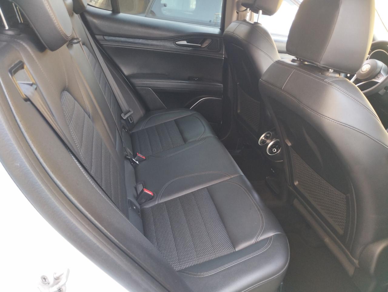 Alfa Romeo Stelvio 2.2 Turbodiesel 210 CV AT8 Q4 Business