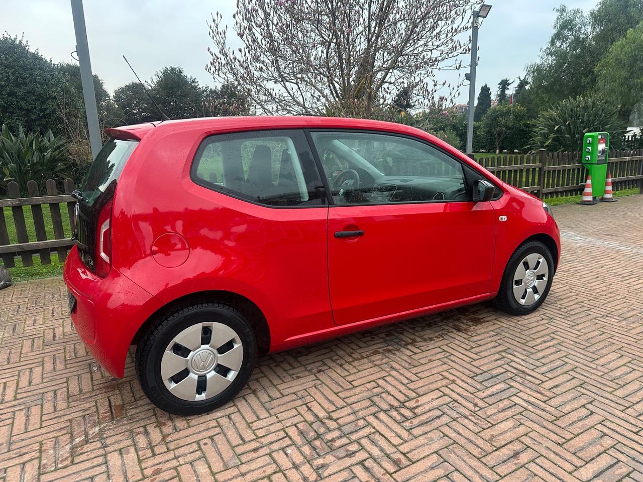 Volkswagen up! 1.0 75 CV 3p. take up!