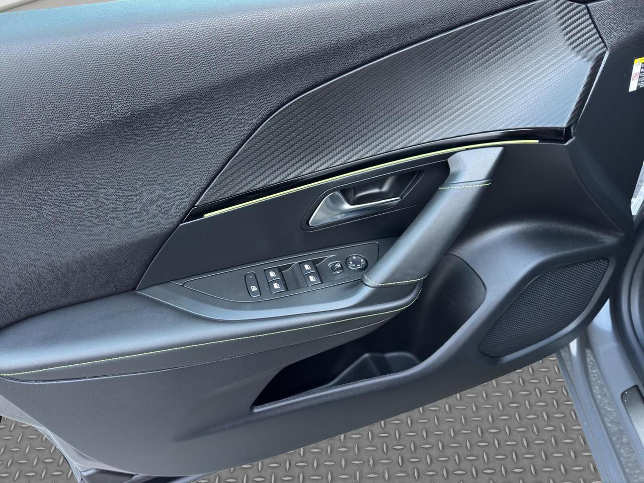 Peugeot 2008 1.5 bluehdi 130cv GT automatica 2024