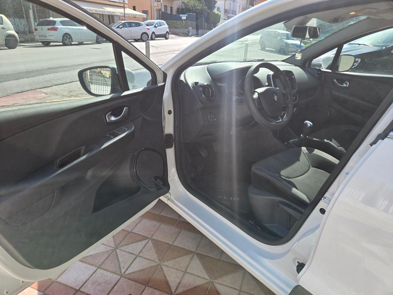 Renault Clio 1.2 16V 75CV Zen #50748