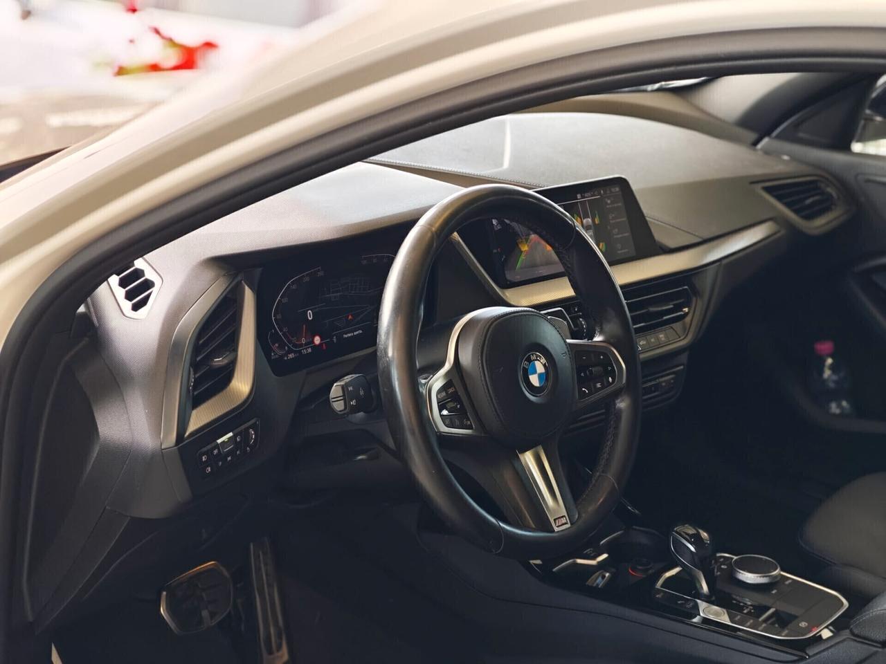 Bmw 118 118d 5p. Msport
