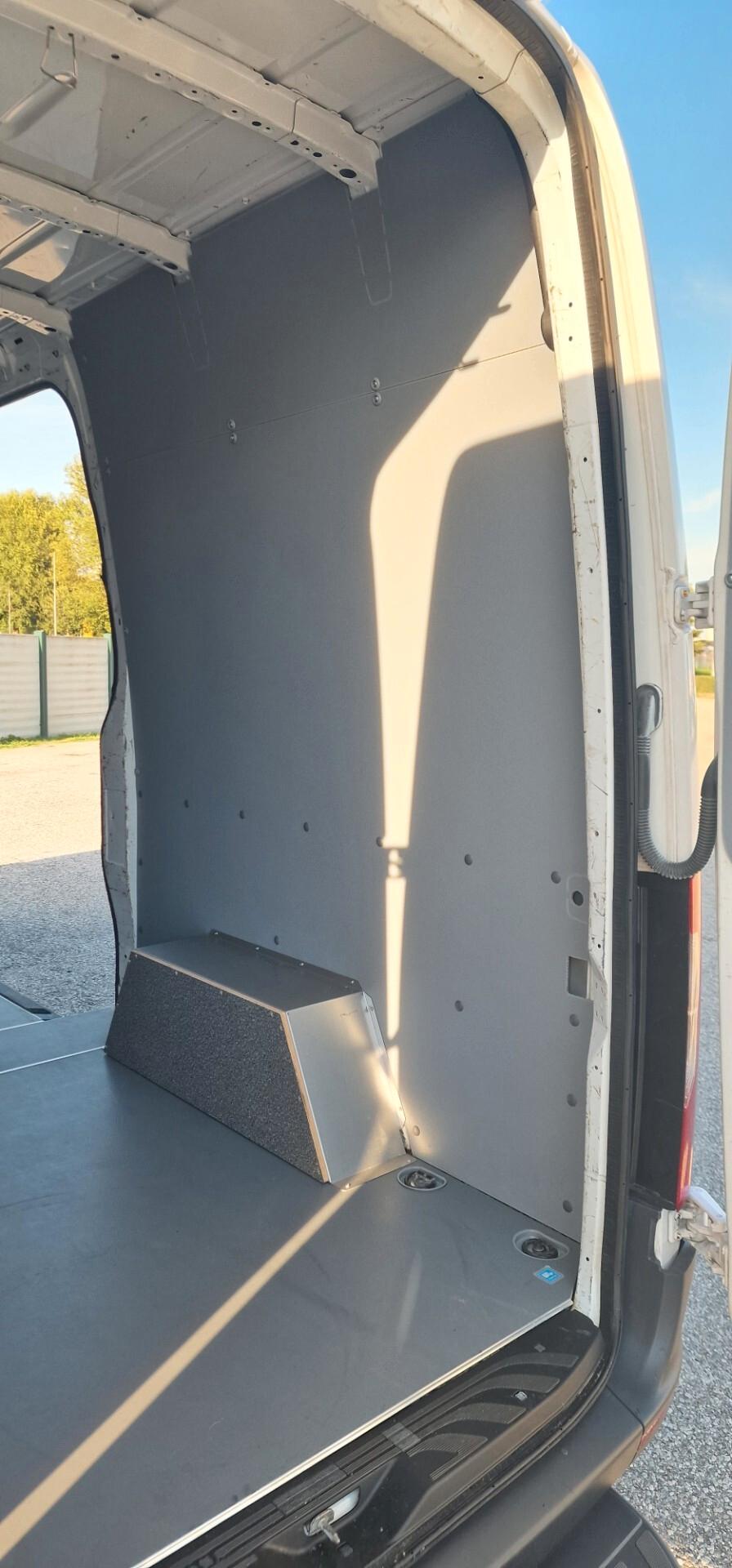 Mercedes Benz Sprinter passo medio tetto alto 150 cv trazione posteriore