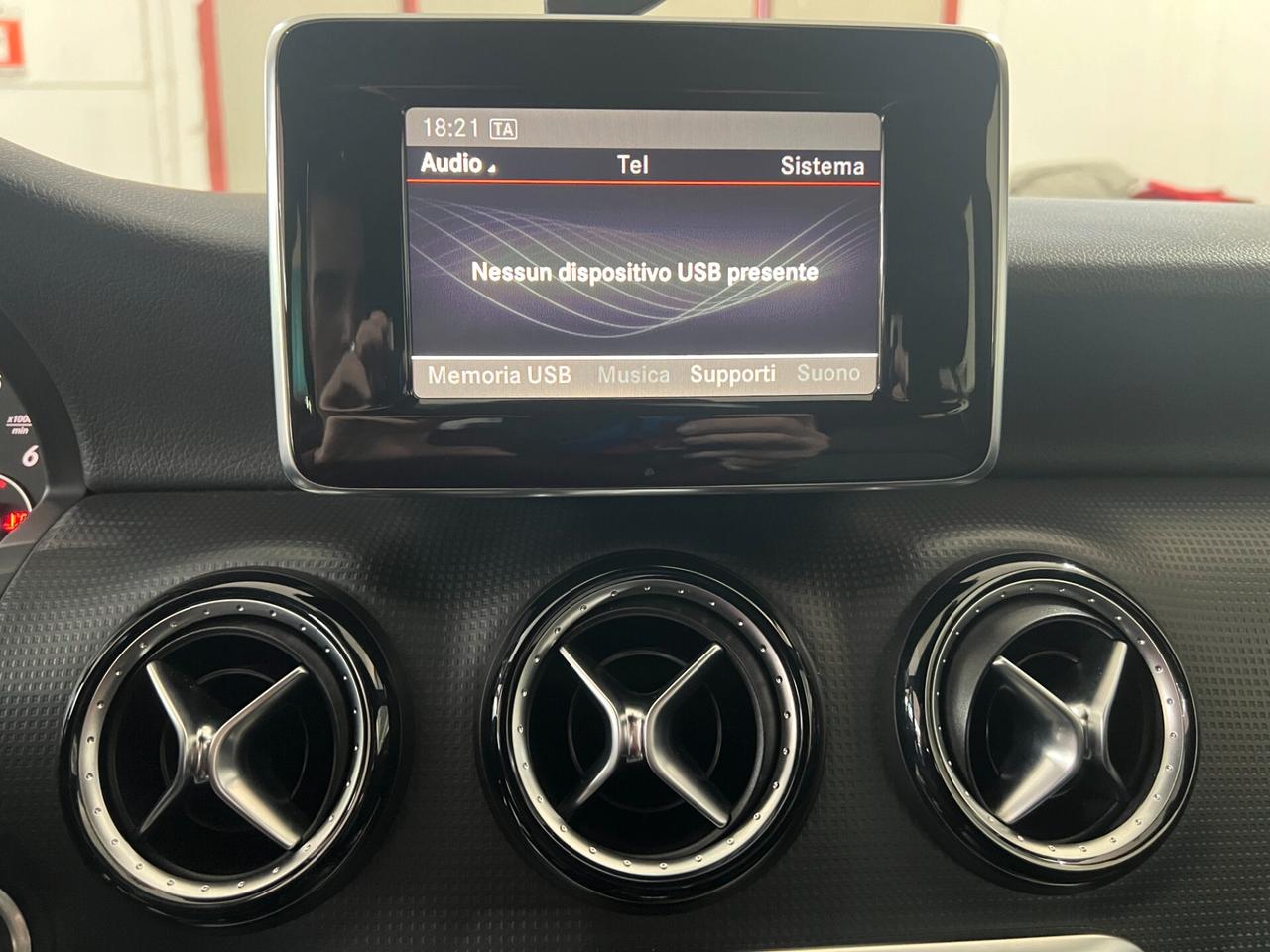 Mercedes-benz A 180 1.8 109 CV - AMG - 2013