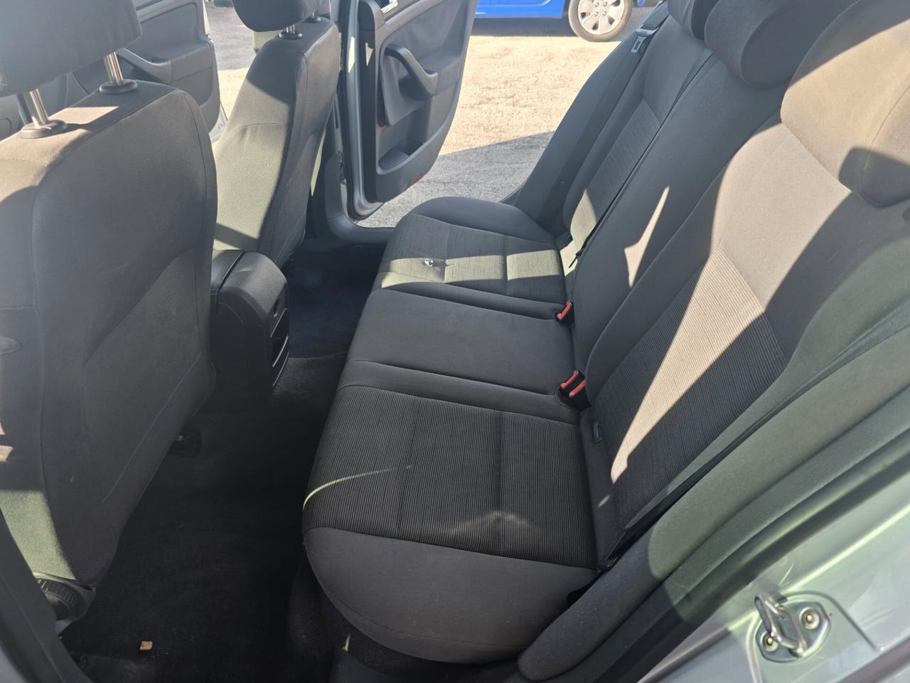 Volkswagen Golf 1.9 TDI 5p. Sportline con 381.000km