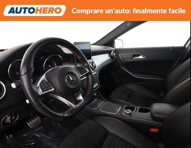 MERCEDES-BENZ GLA 200 Premium