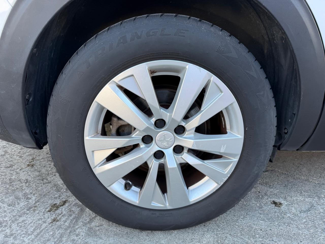 Peugeot 5008 BlueHDi 130 EAT8 Business 7 posti