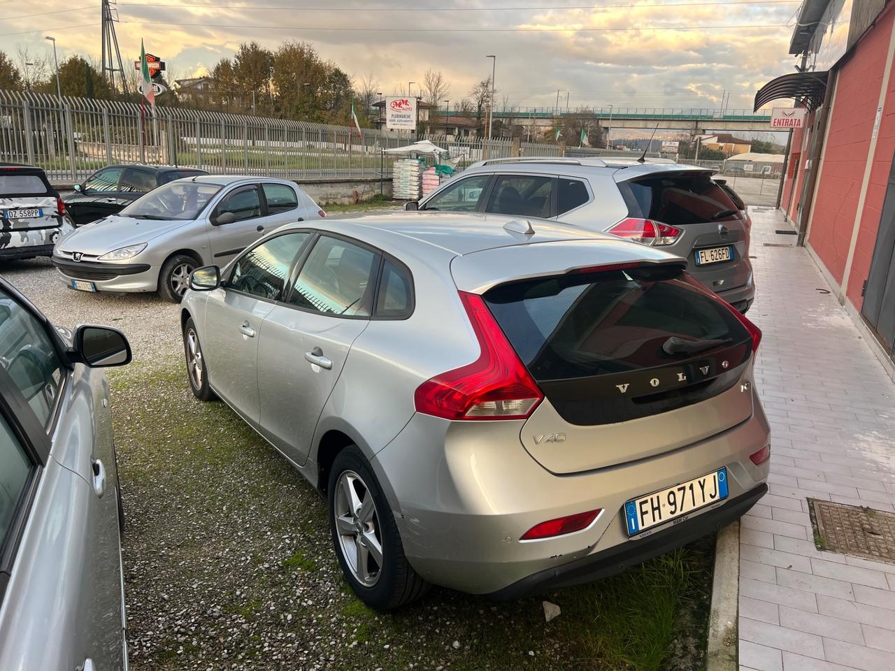 Volvo V40 D2 R-design