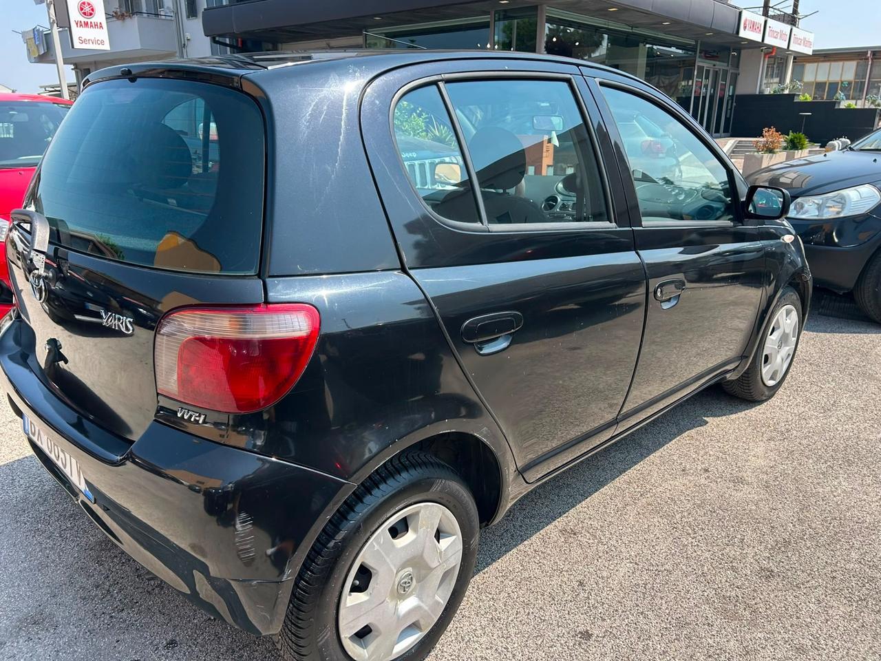 Toyota Yaris 1.0i 16V cat 5 porte Sol