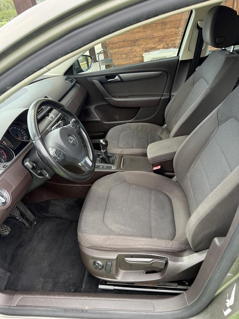 VOLKSWAGEN PASSAT 7" SERIE