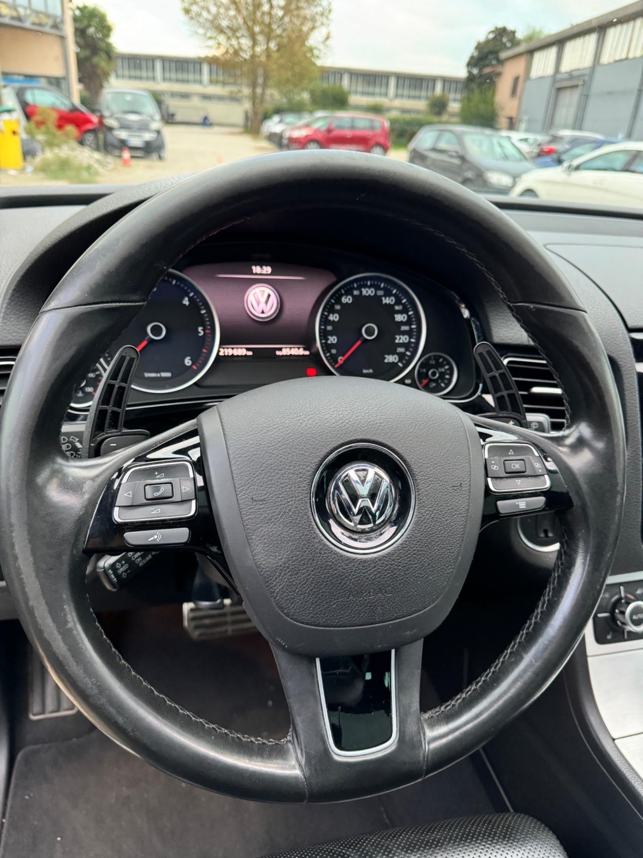 Volkswagen Touareg 4.2 V8 TDI tiptronic 2011