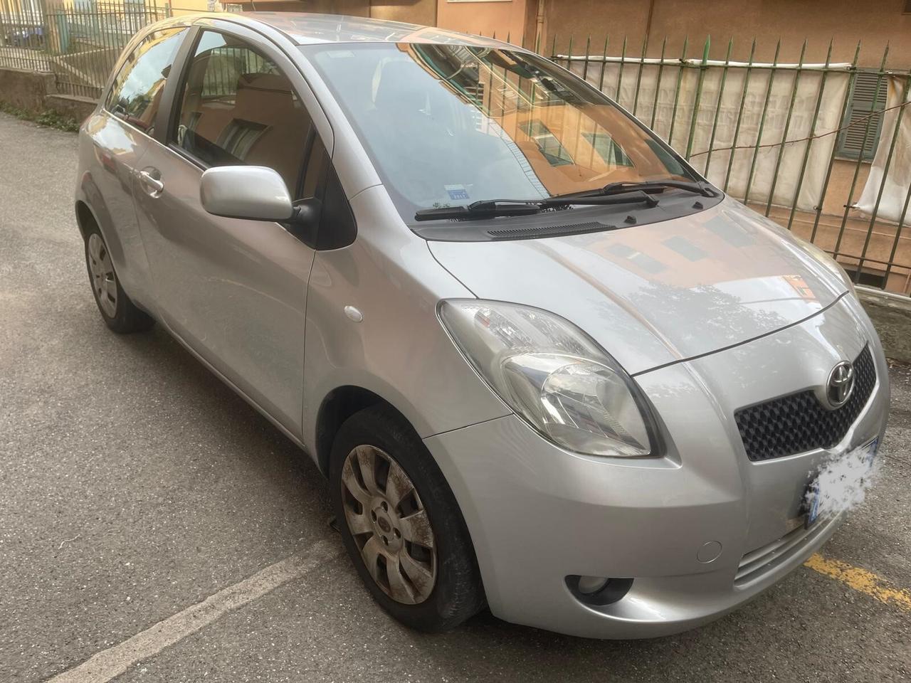 Toyota Yaris 1.0 3 porte