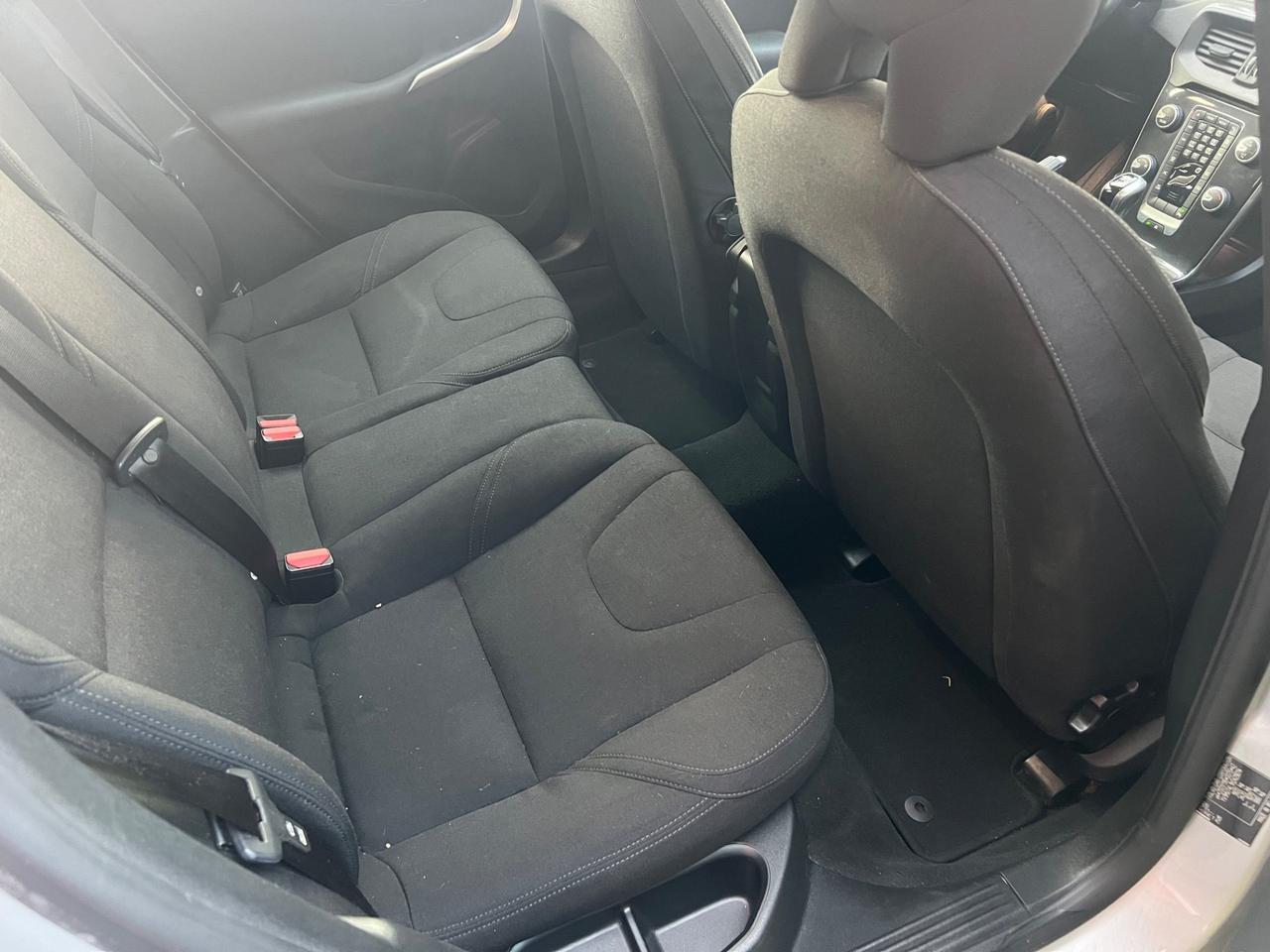 Volvo V40 D2 R-design